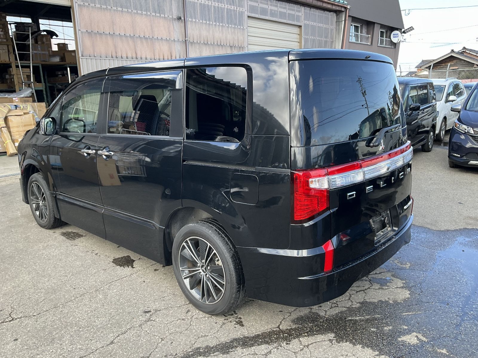 Mitsubishi Delica D:5
