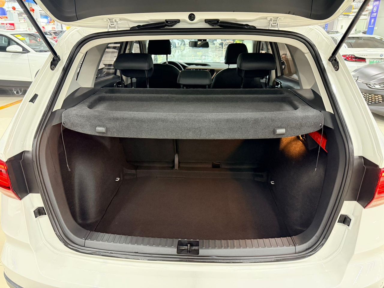 Volkswagen Tharu