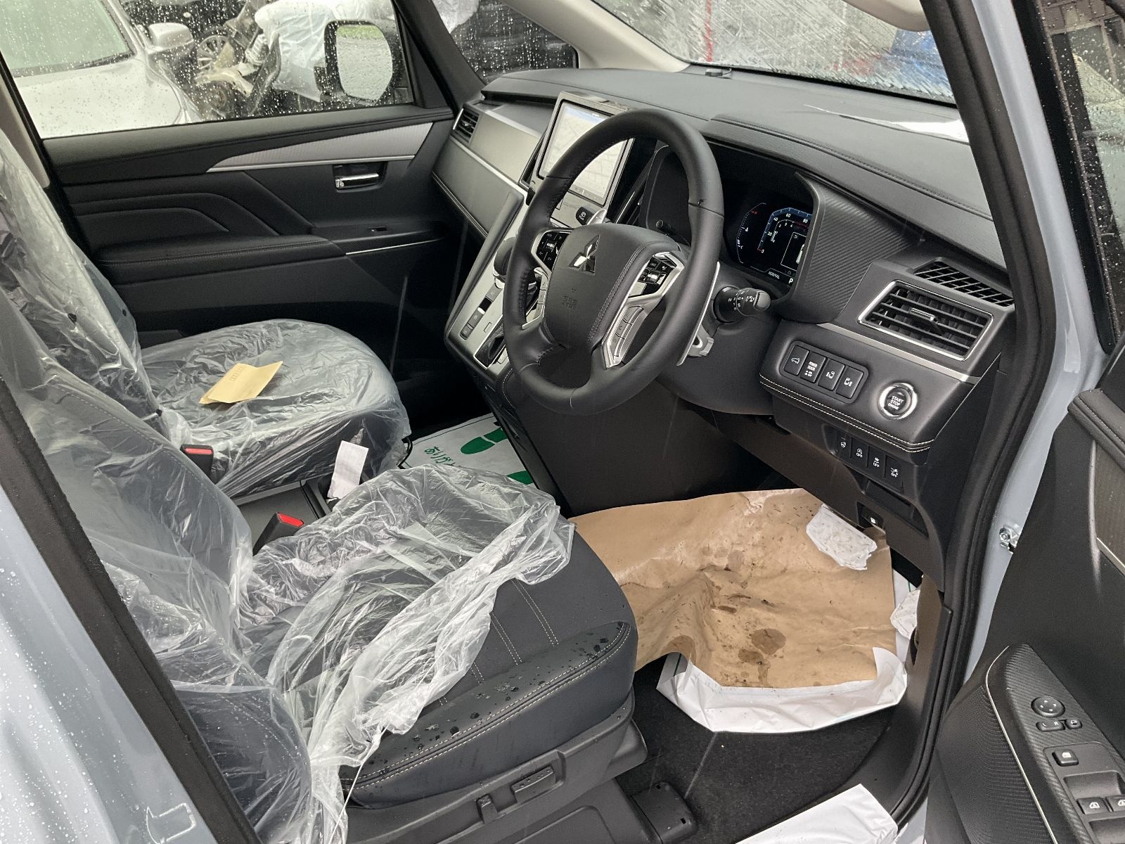 MITSUBISHI DELICA D:5