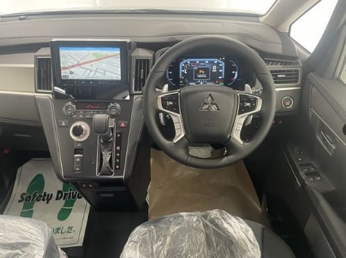 MITSUBISHI DELICA D:5