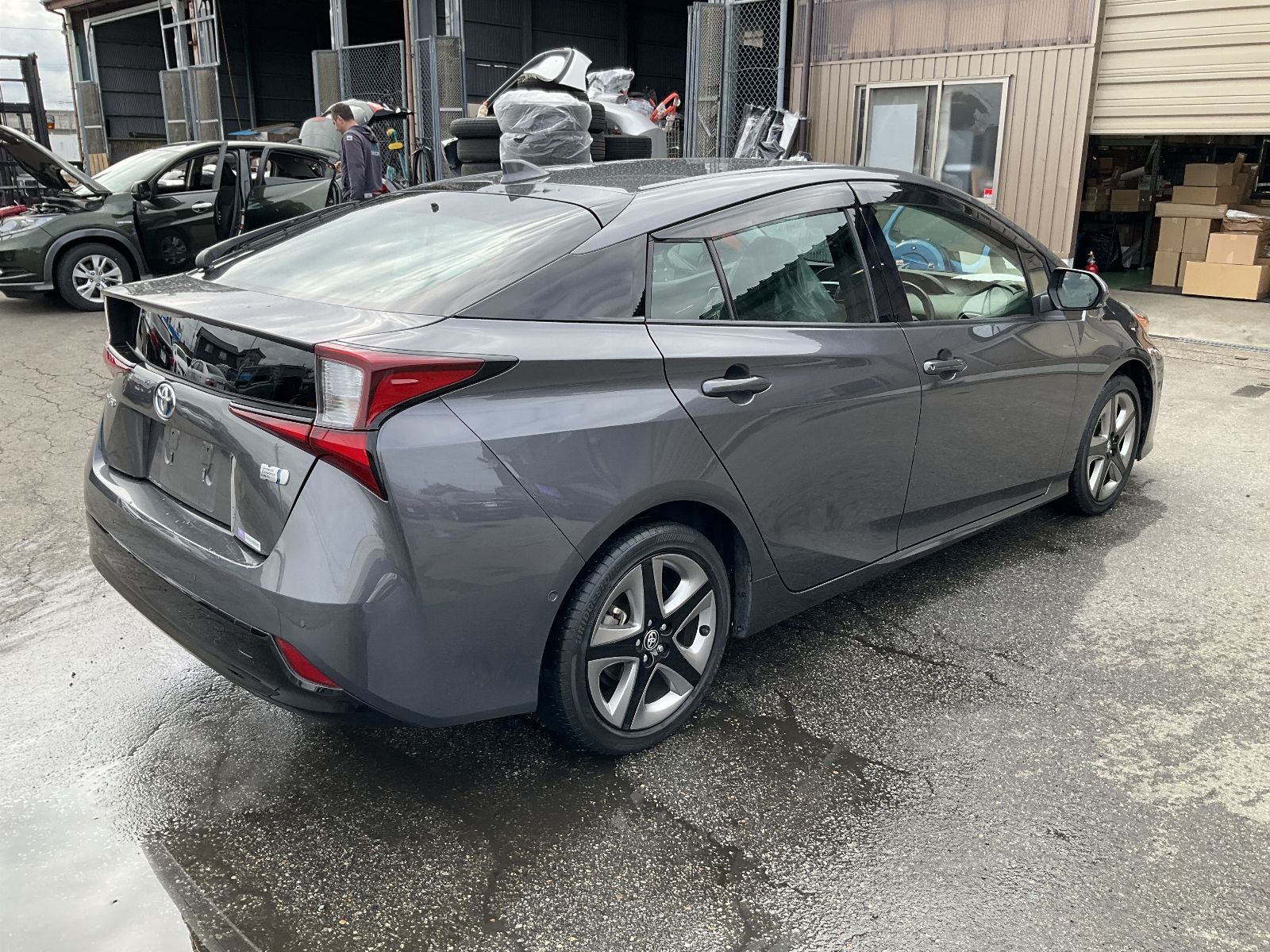 TOYOTA PRIUS