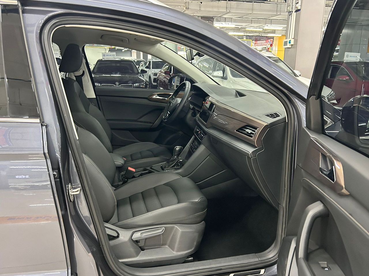 Volkswagen Tharu