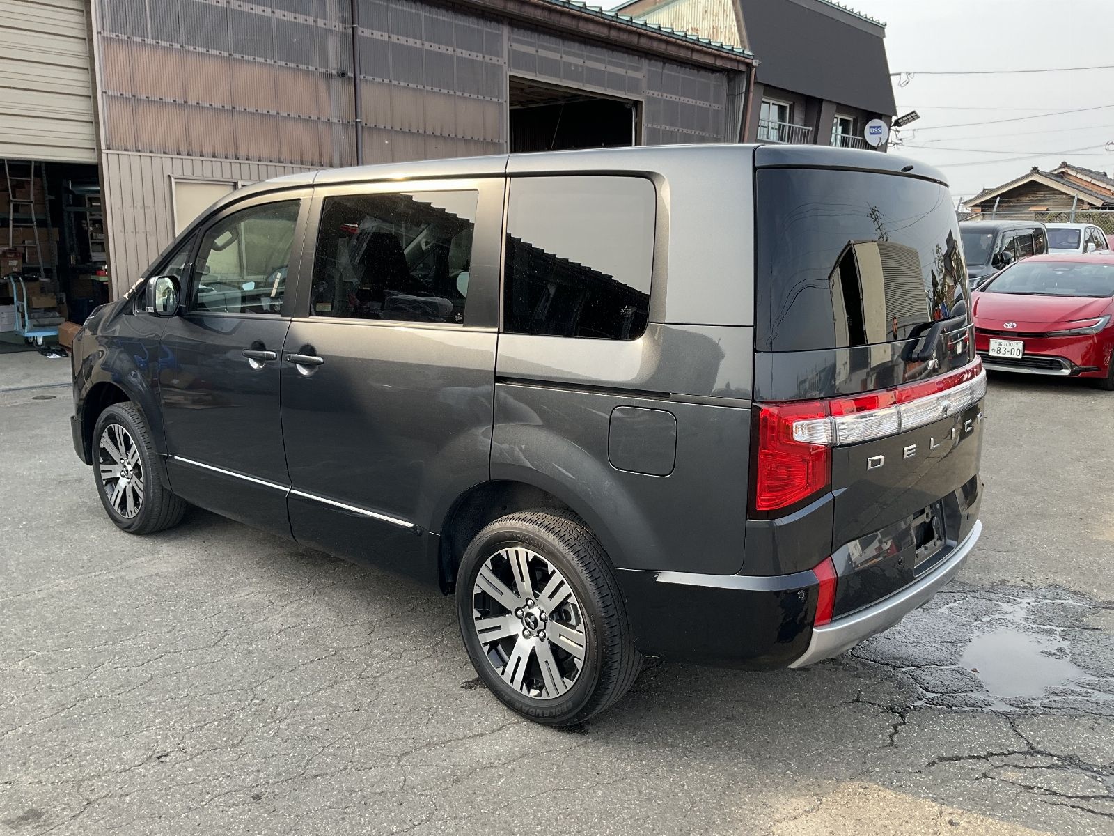Mitsubishi Delica D:5