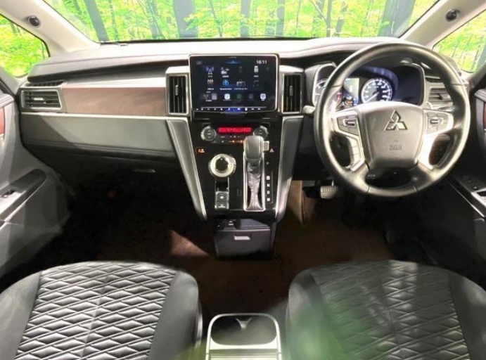 Mitsubishi Delica D:5