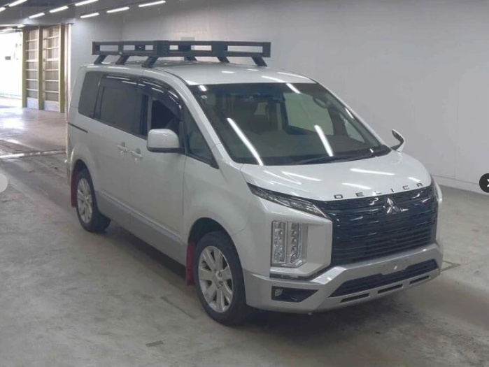 MITSUBISHI DELICA D:5