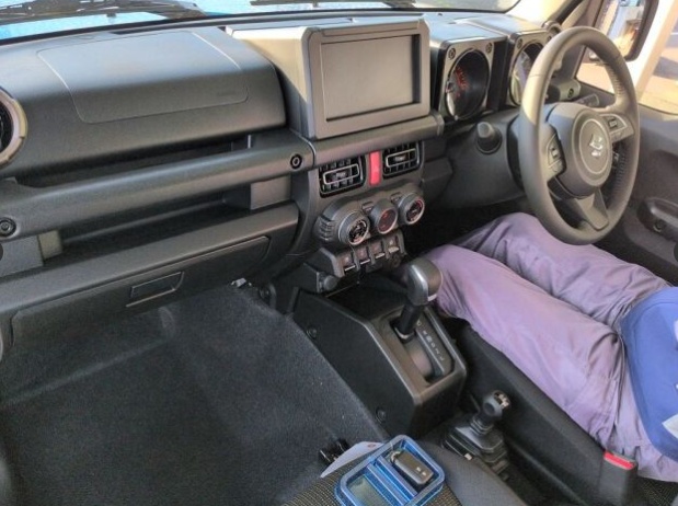 SUZUKI JIMNY SIERRA