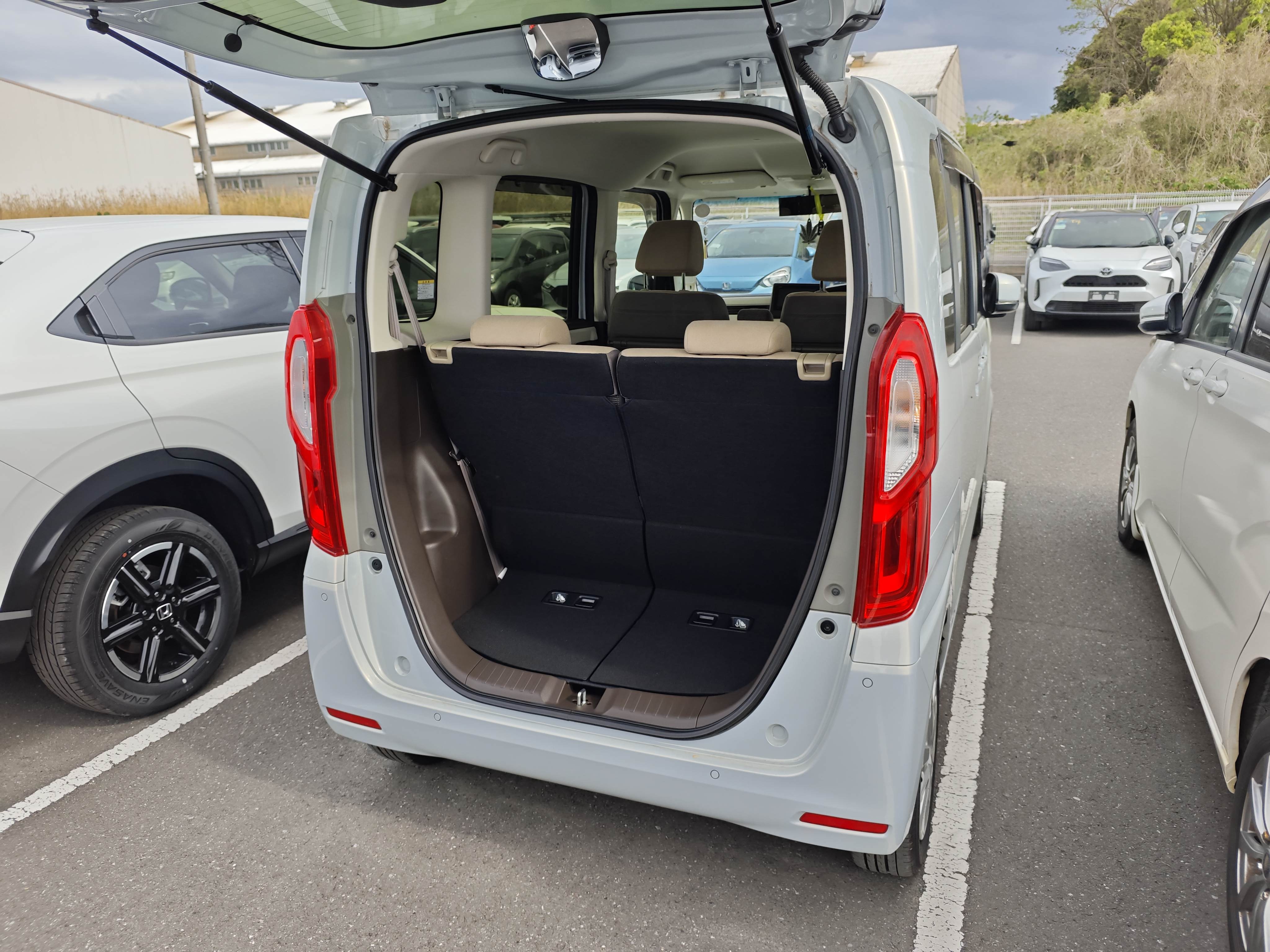 HONDA N BOX
