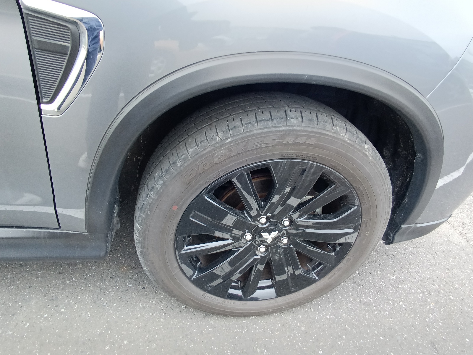 MITSUBISHI RVR