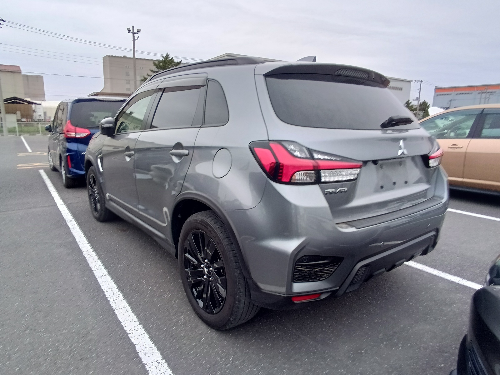 MITSUBISHI RVR