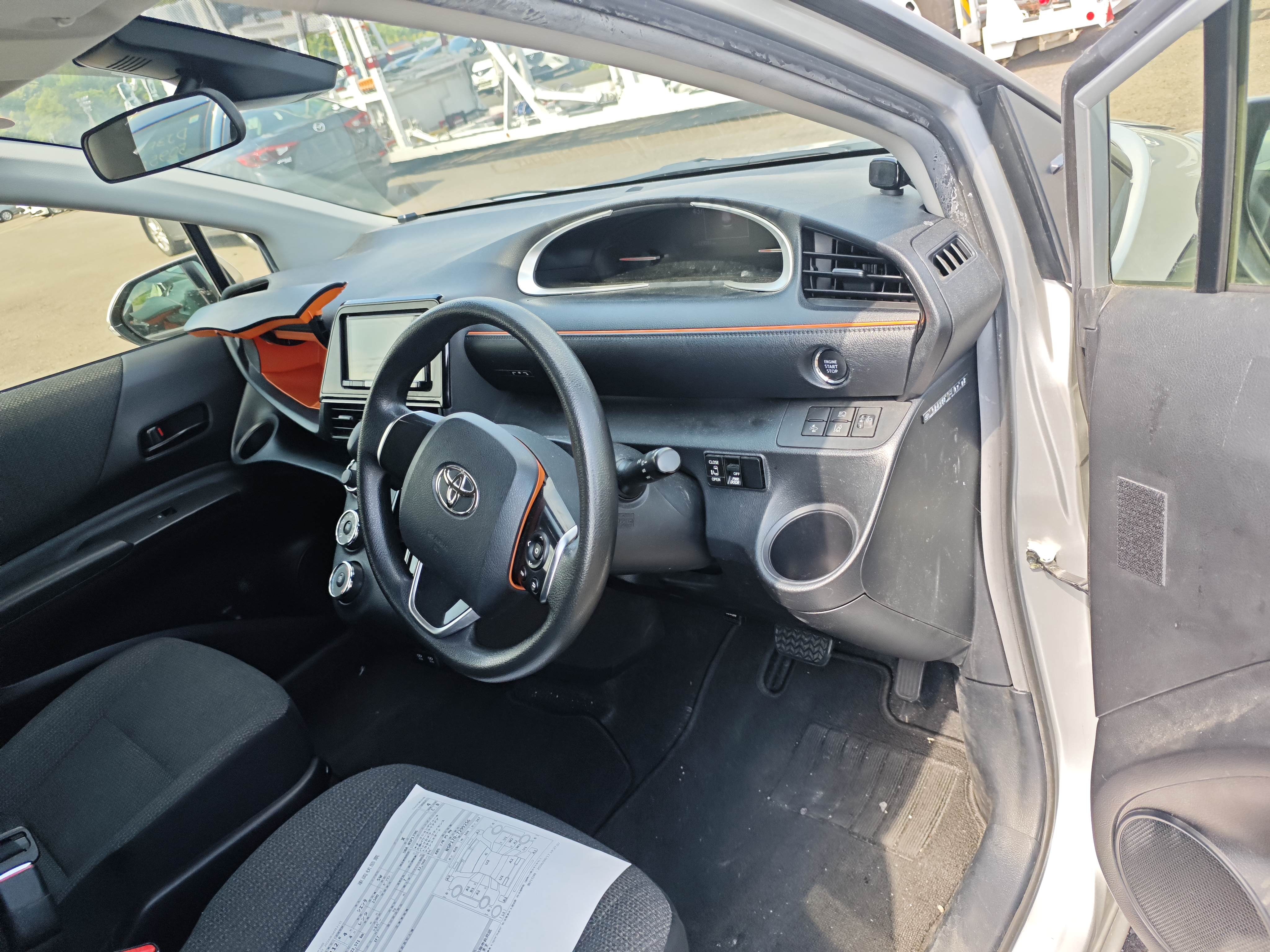 TOYOTA SIENTA