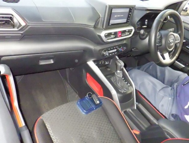 DAIHATSU ROCKY